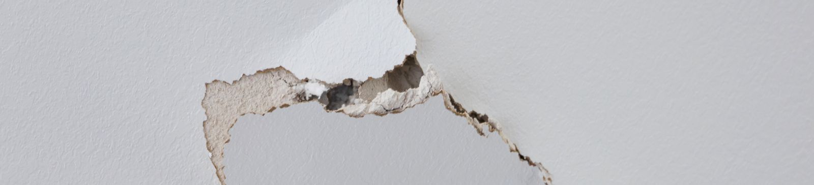 5 Key Signs Your Drywall Needs Repair